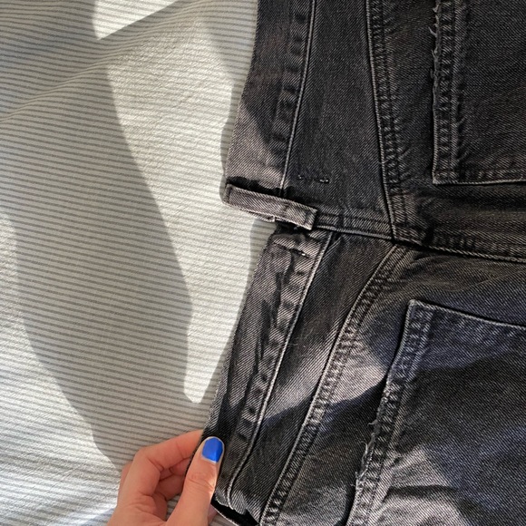 Cross cross waist, raw hem, washed black Agolde jeans - Picture 2 of 7